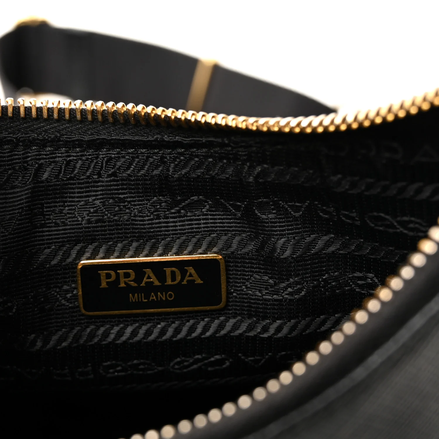 Saffiano Lux Re-Edition 2005 Shoulder Bag Black - Image 6