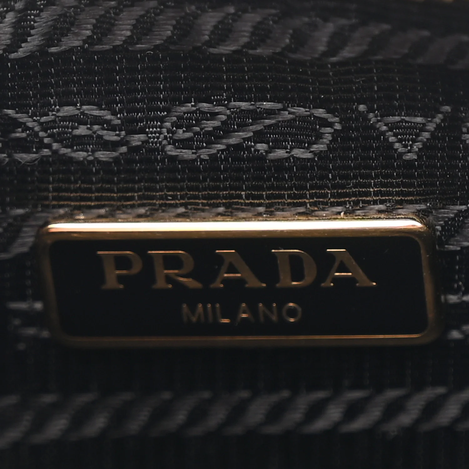Saffiano Lux Re-Edition 2005 Shoulder Bag Black - Image 6