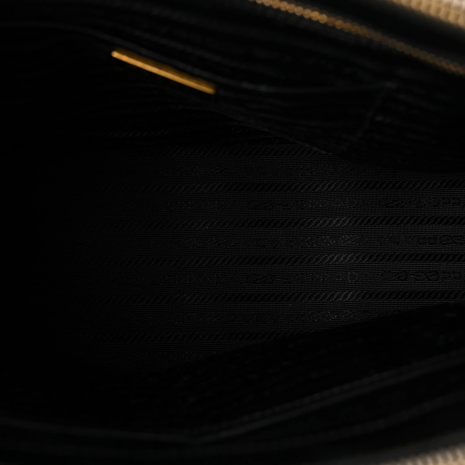 Saffiano Medium Galleria Double Zip Tote Black - Image 5