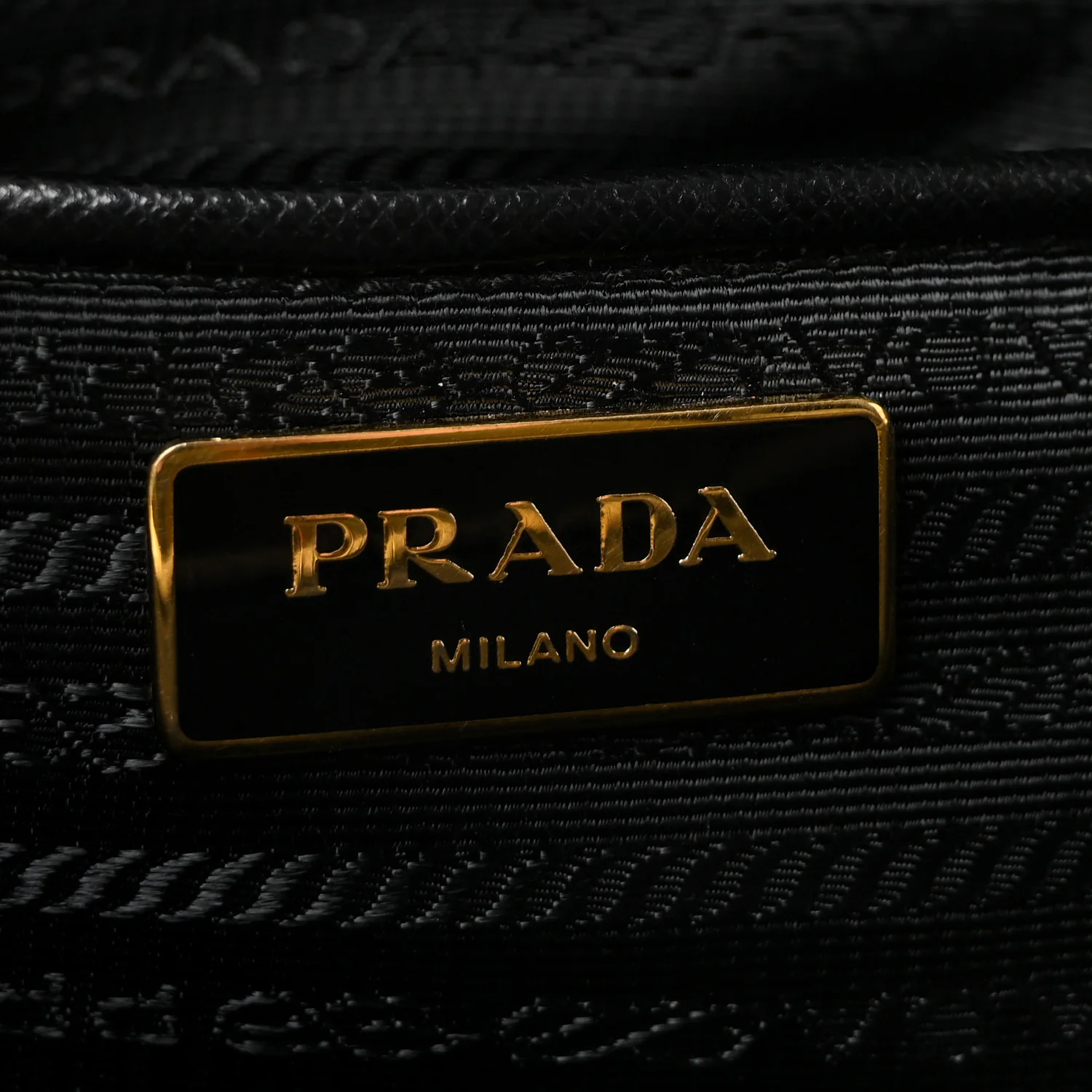 Saffiano Medium Galleria Double Zip Tote Black - Image 10