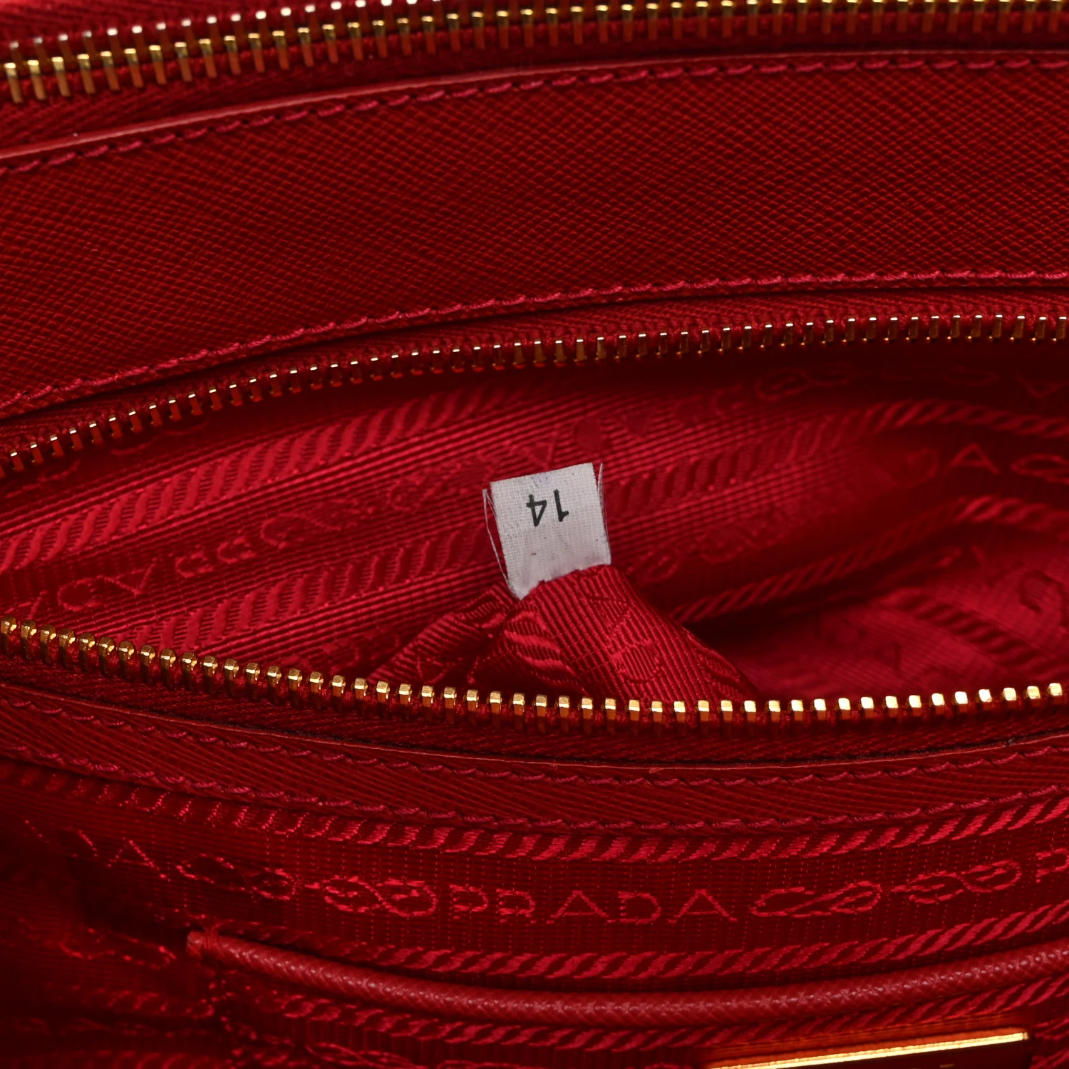 Saffiano Medium Galleria Double Zip Tote Fuoco - Image 7