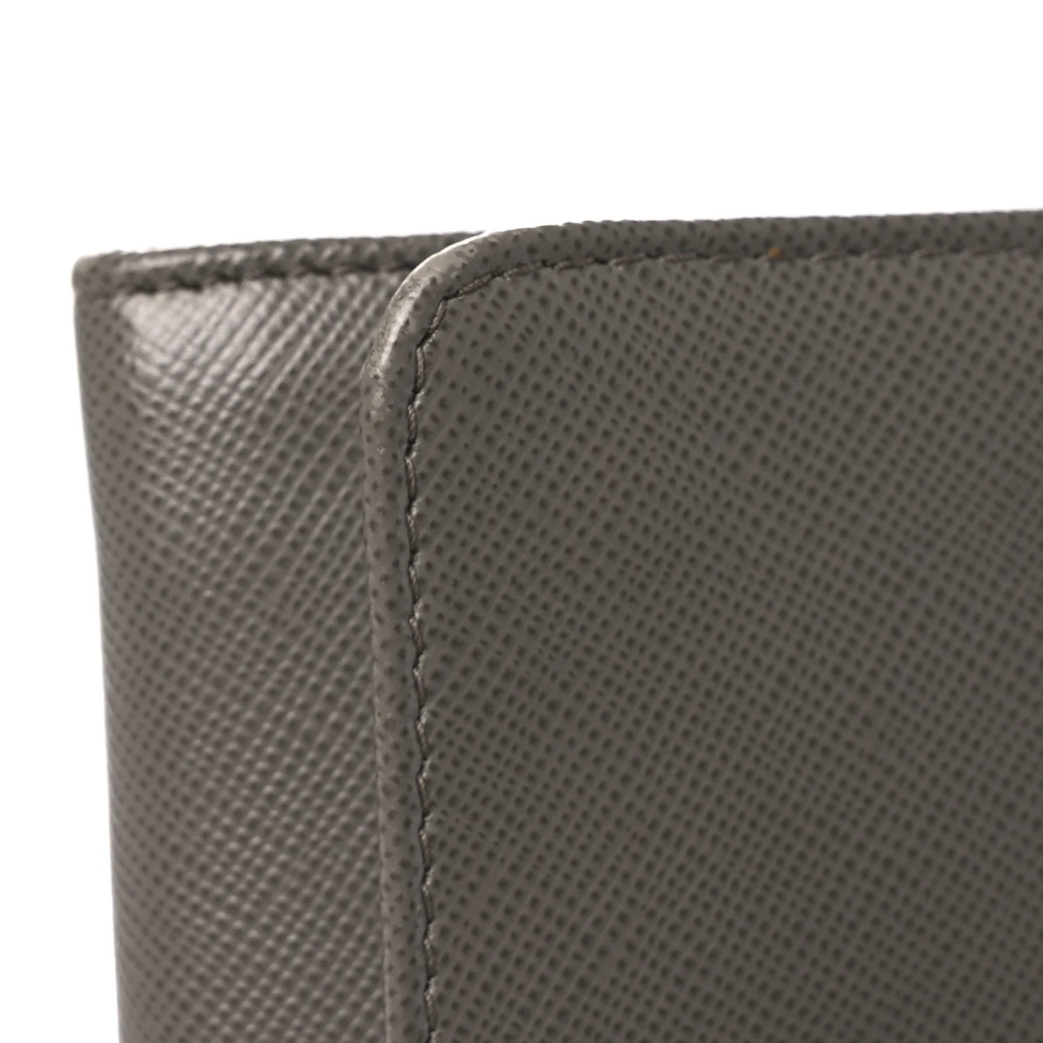Saffiano Metal Oro Chain Wallet Argilla - Image 11