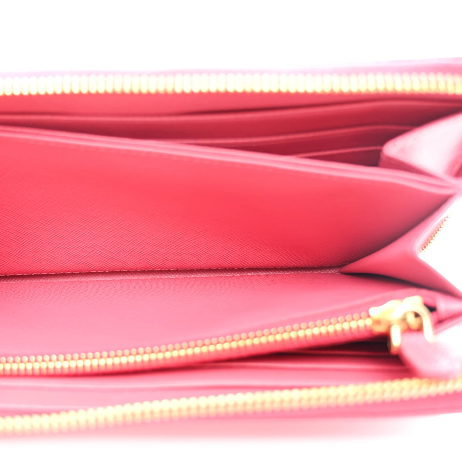 Saffiano Triangle Zip Around Wallet Peonia - Image 6