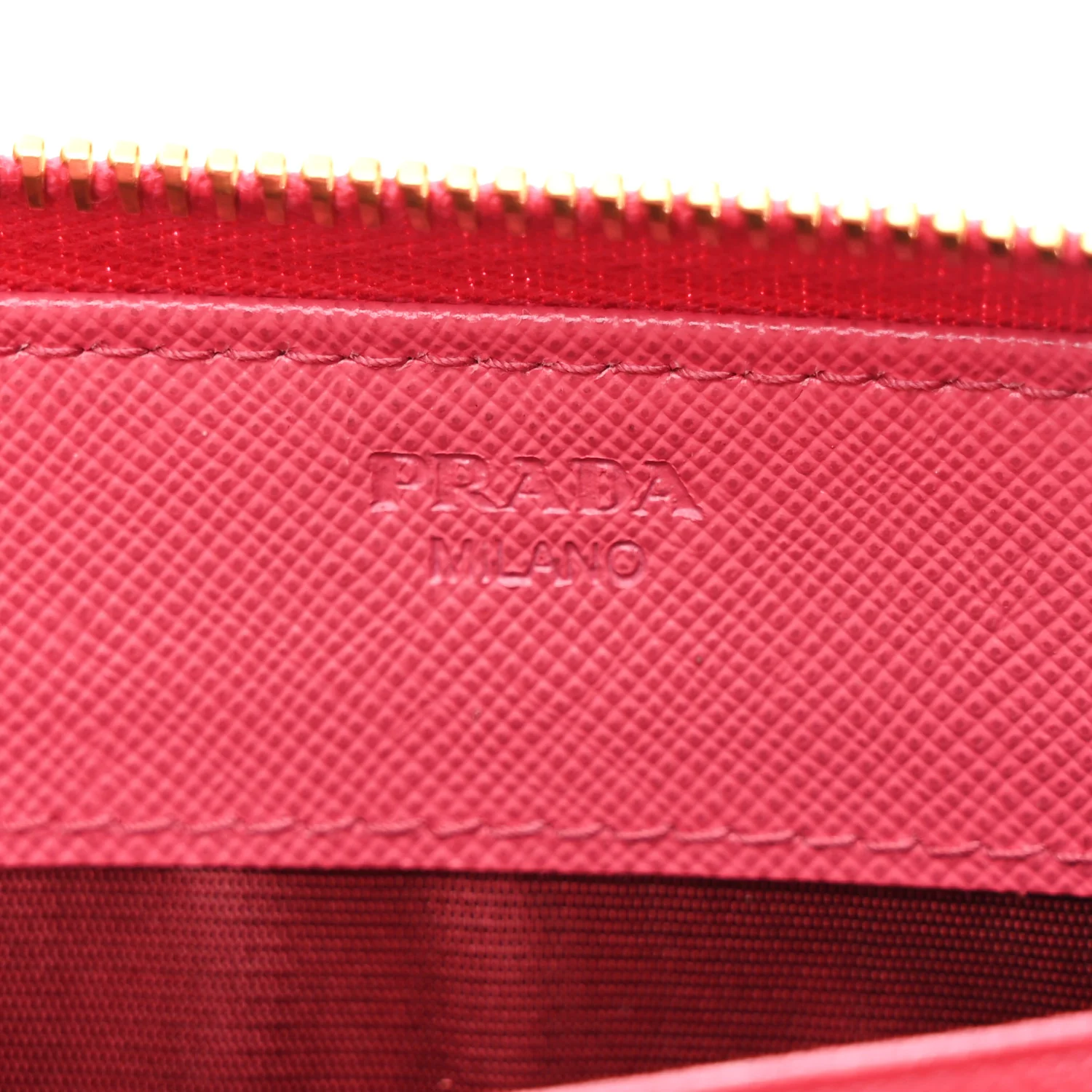 Saffiano Triangle Zip Around Wallet Peonia - Image 8