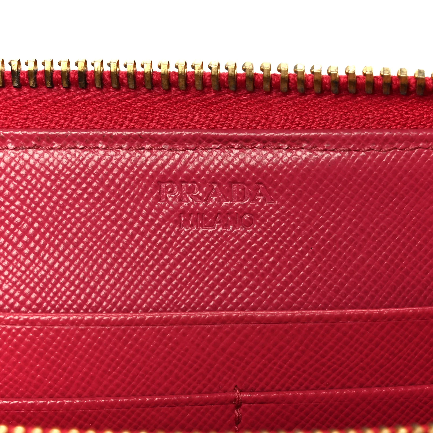 Saffiano Triangle Zip Around Wallet Peonia - Image 6