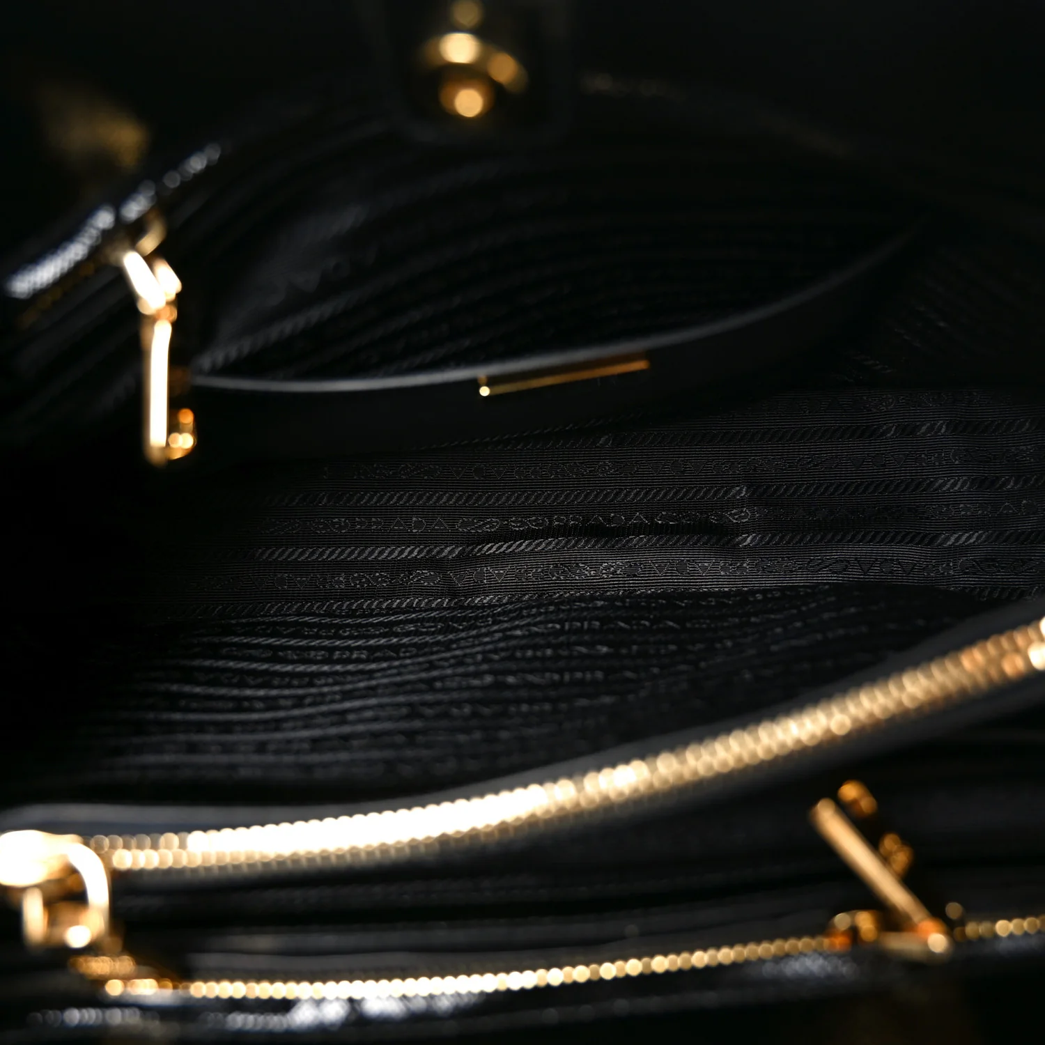 Saffiano Vernice Medium Open Promenade Tote Black - Image 5