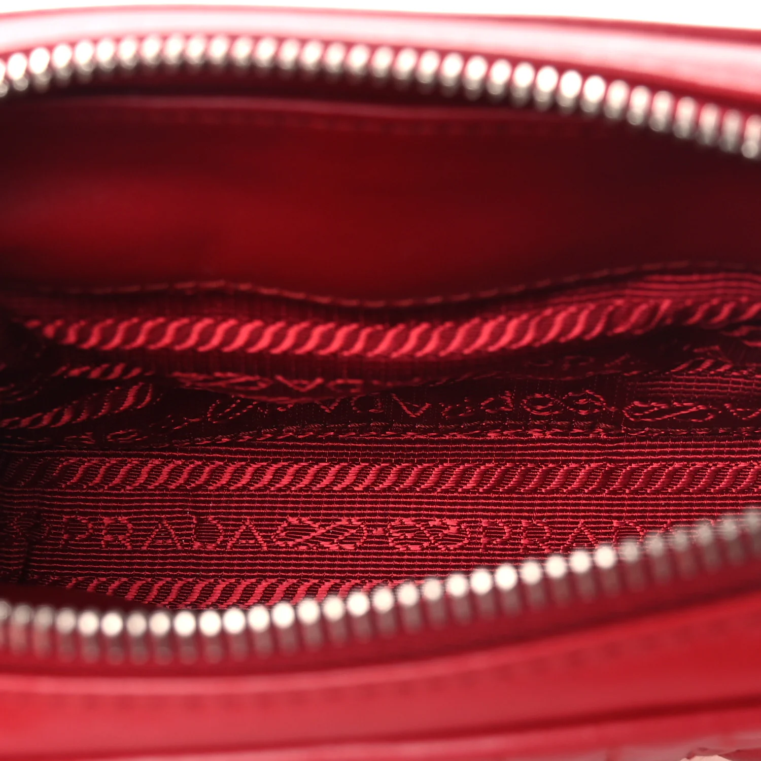 Soft Calfskin Diagramme Camera Bag Rosso - Image 5
