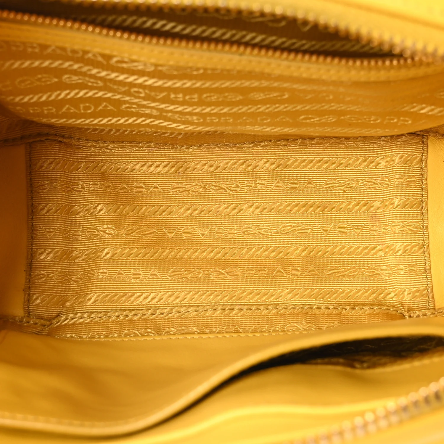 Soft Calfskin Impunture Diagramme Top Handle Chain Crossbody Bag Soleil - Image 5