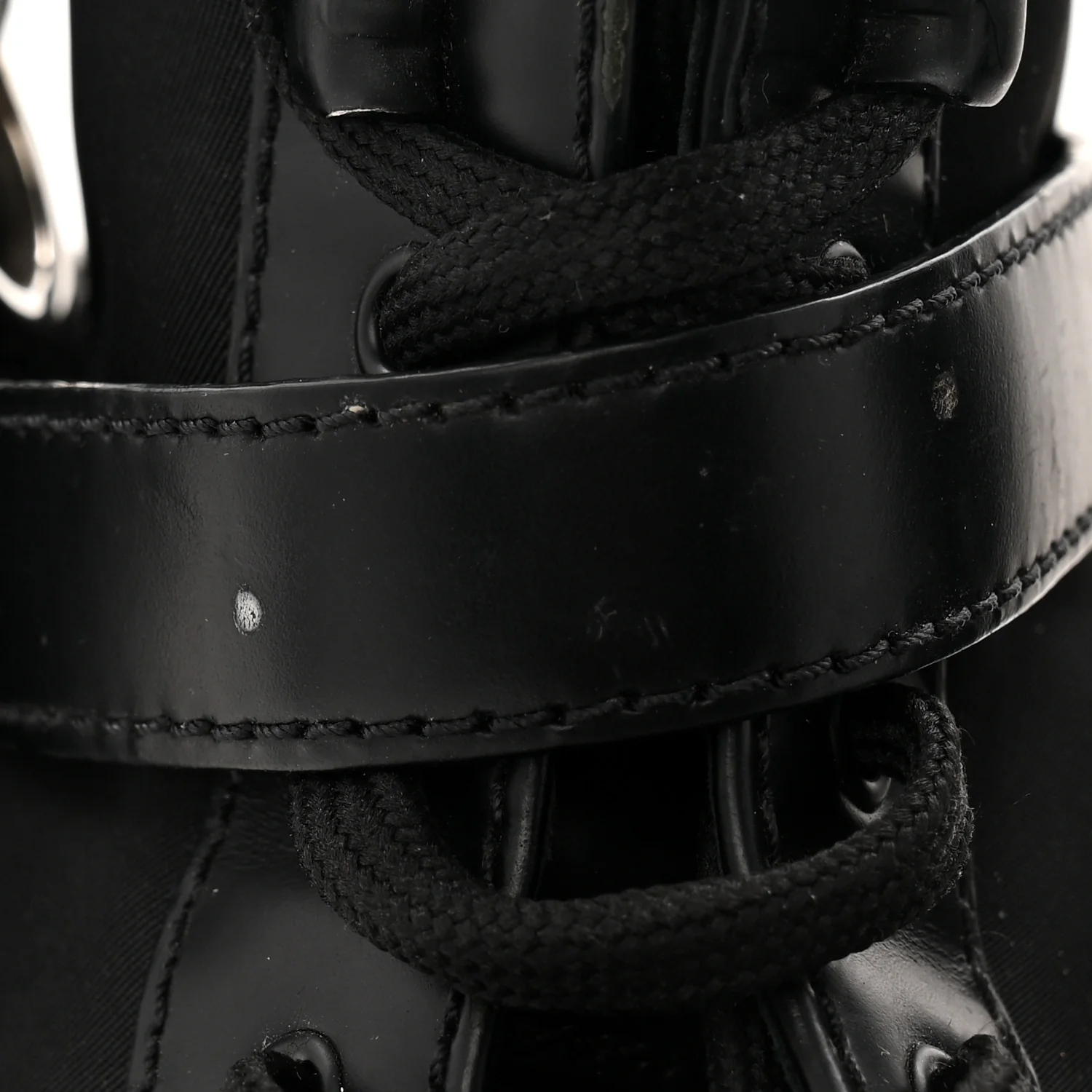 Spazzolato Rois Re-Nylon Metal Triangle Logo Monolith Pouch Pocket 55mm Boots 39.5 Black - Image 10