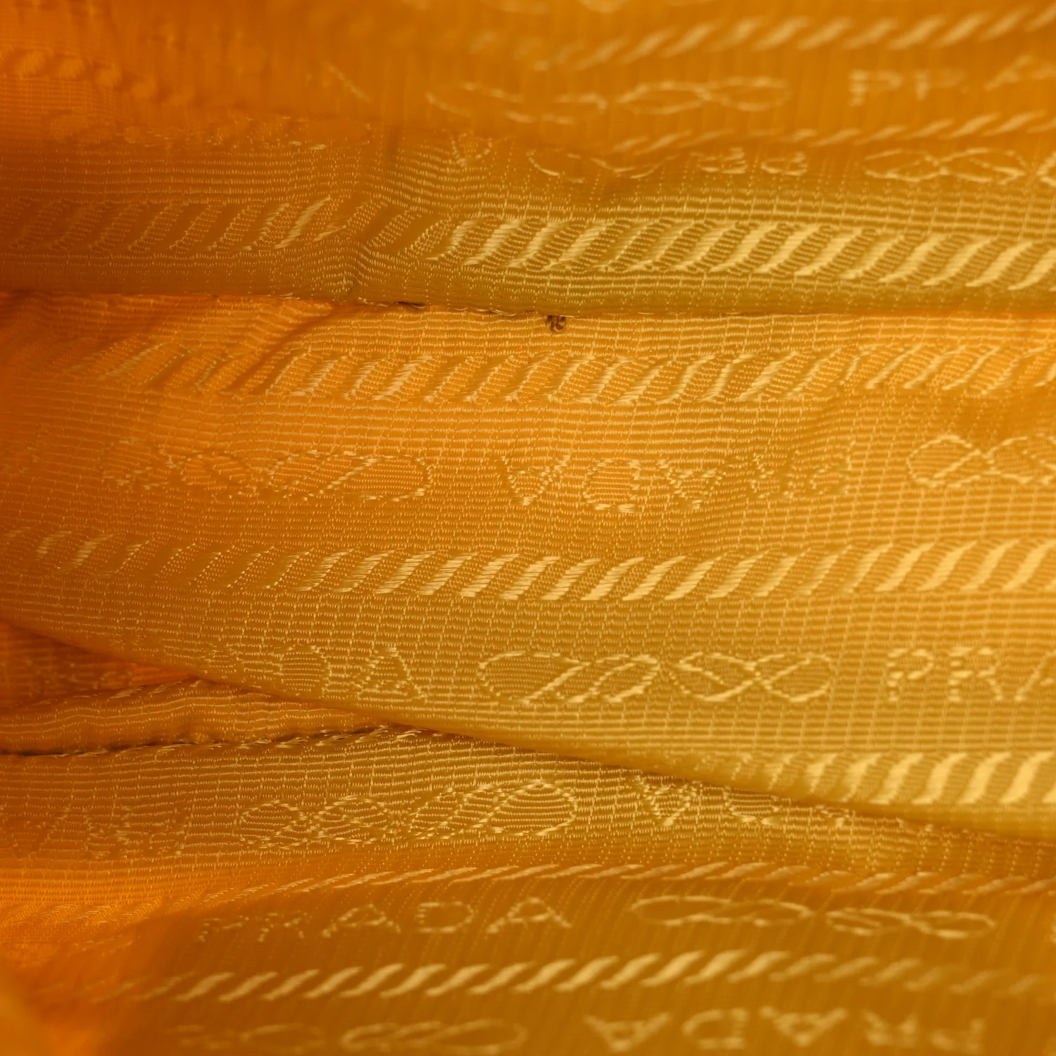 Tessuto Nylon Gaufre Shoulder Bag Giallo - Image 20