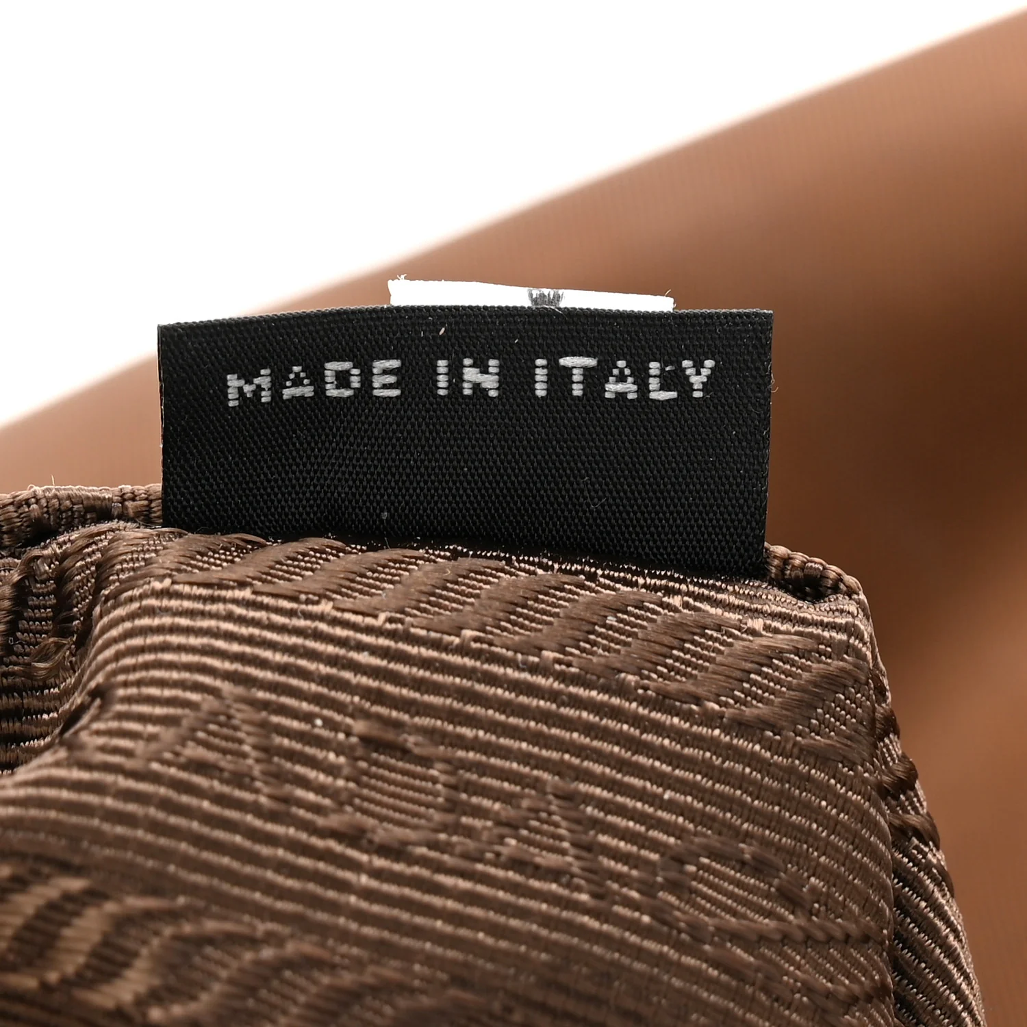 Tessuto Nylon Saffiano Re-Edition 2005 Shoulder Bag Cacao - Image 7