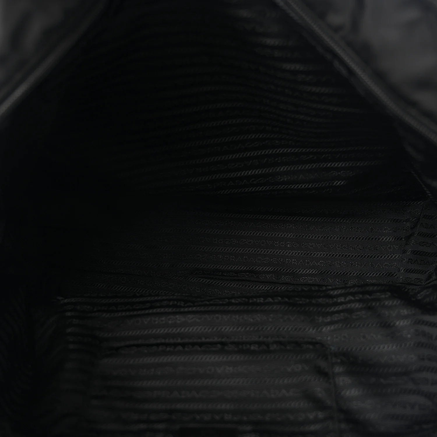 Tessuto Nylon Vela Saffiano Tote Black - Image 5