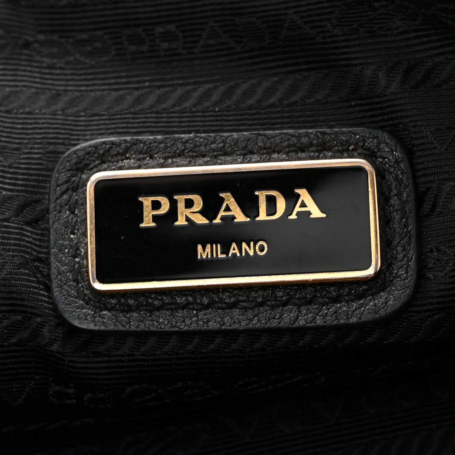 Vitello Daino Camera Crossbody Black - Image 7