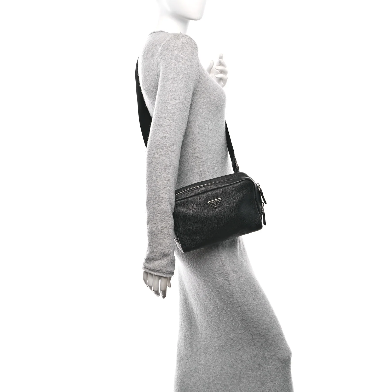 Vitello Daino Charm Shoulder Bag Black - Image 2