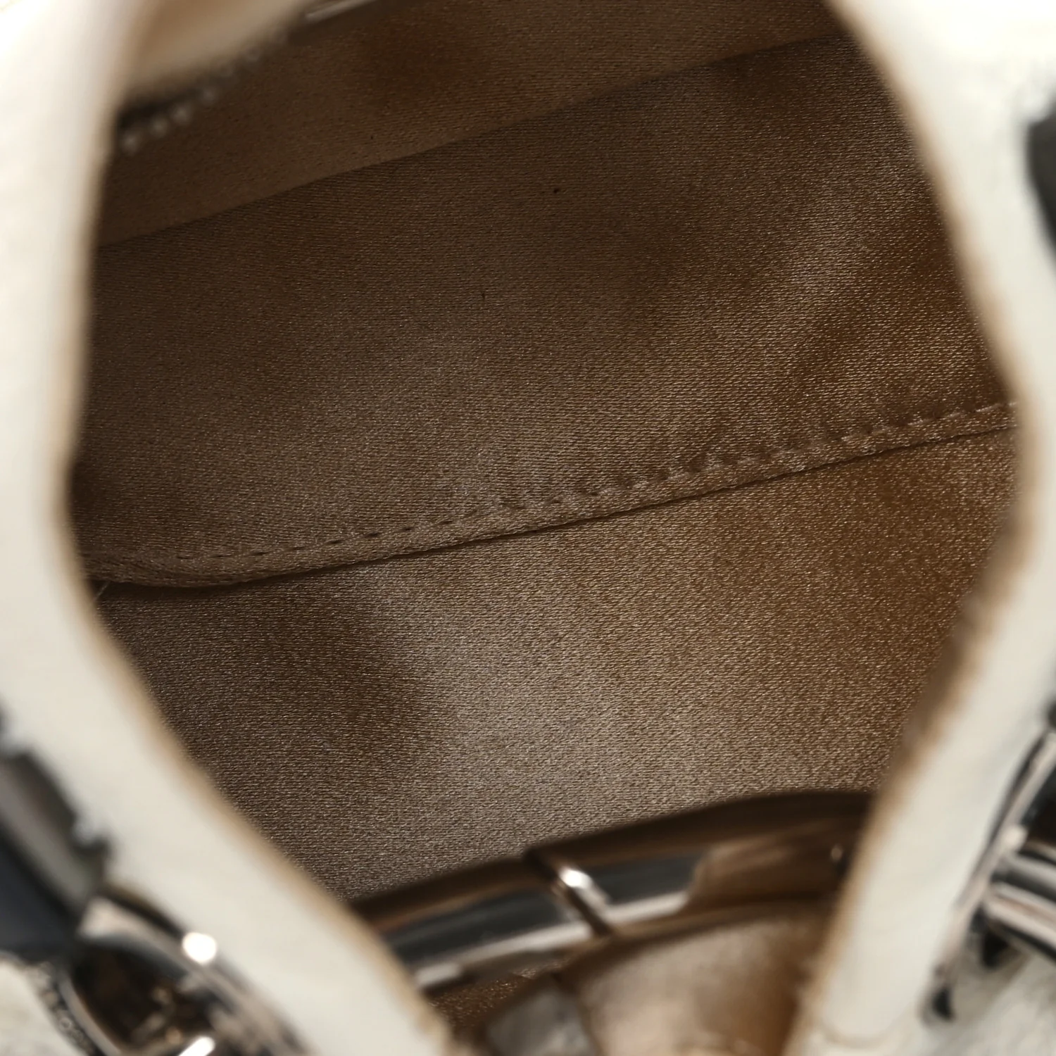Vitello Daino Crystal Bucket Bag White - Image 5