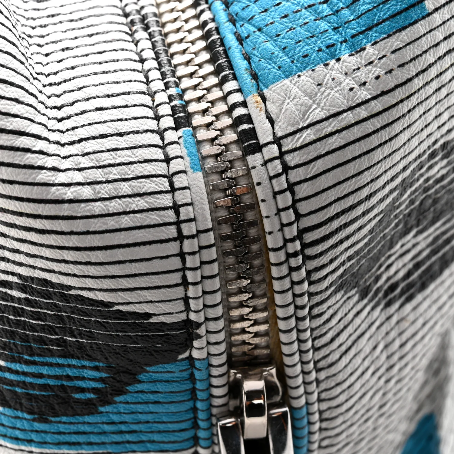 Vitello Daino Lips Inside Bag Bianco - Image 15