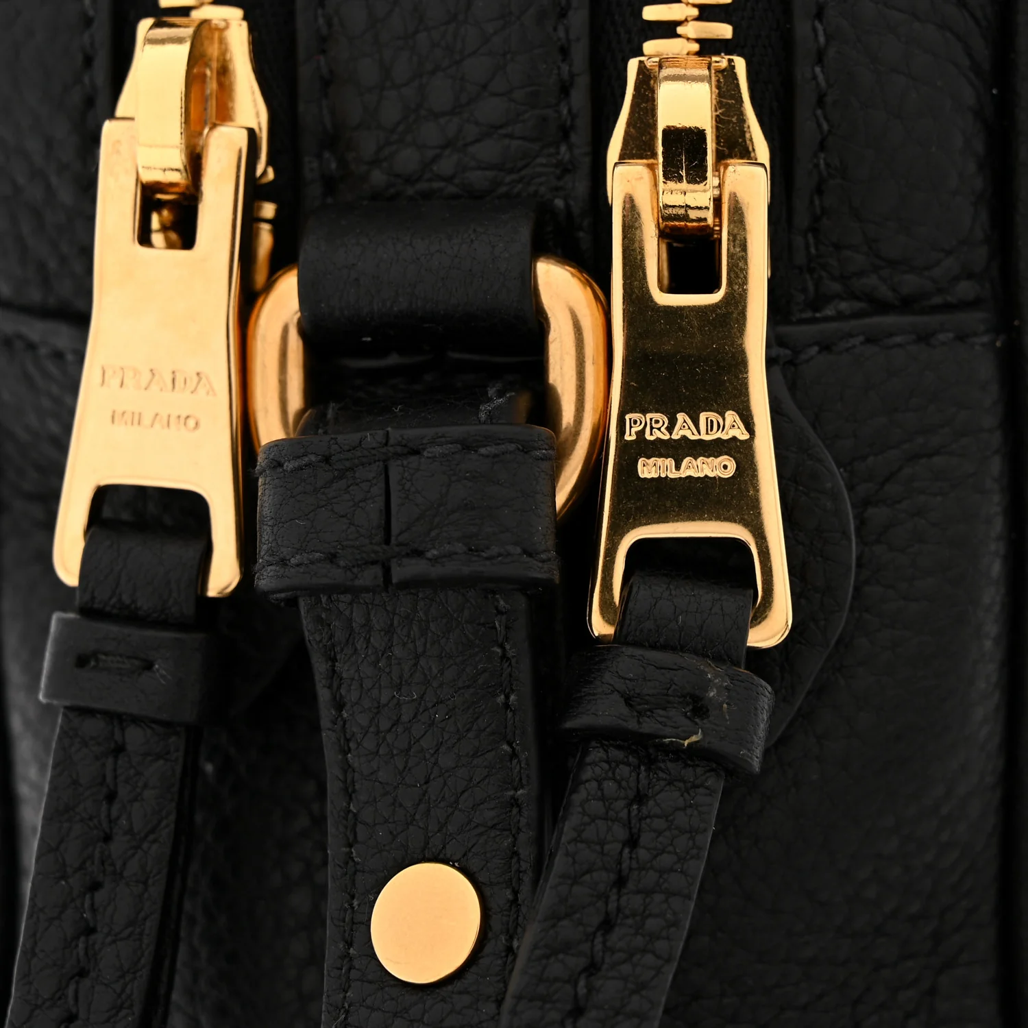 Vitello Daino Medium Double Zip Shoulder Bag Black - Image 12