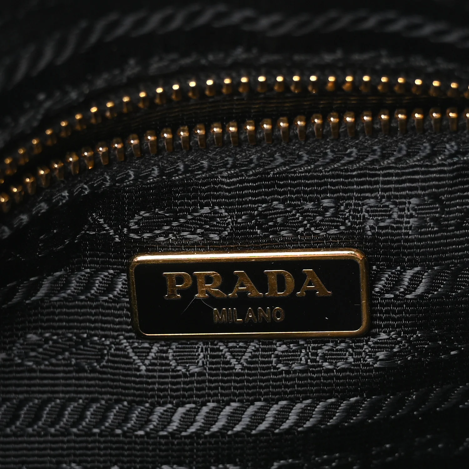 Vitello Daino Pochette Bag Black - Image 6