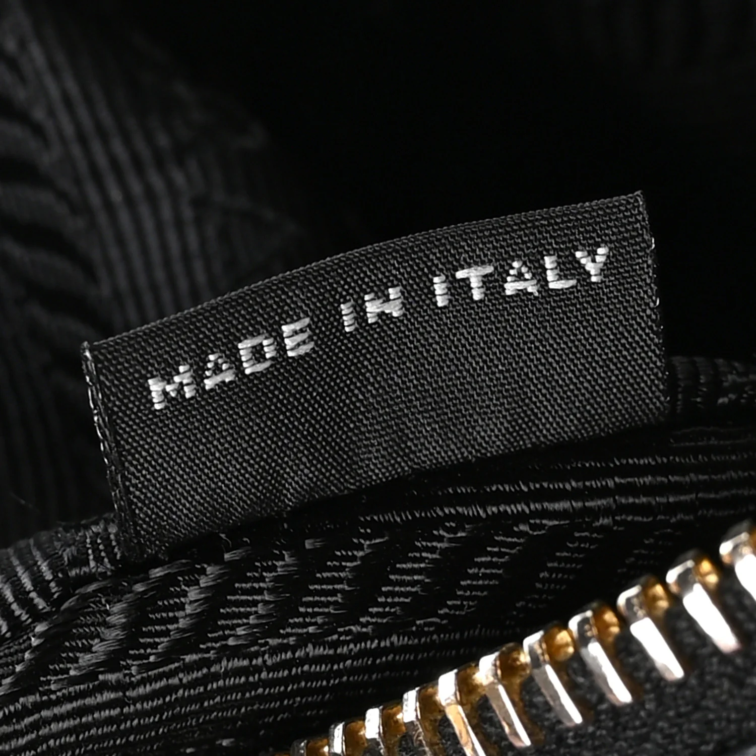 Vitello Daino Pochette Bag Black - Image 7