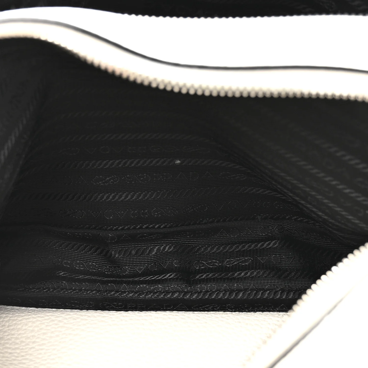 Vitello Daino Soft Medium Double Zip Shoulder Bag White - Image 6