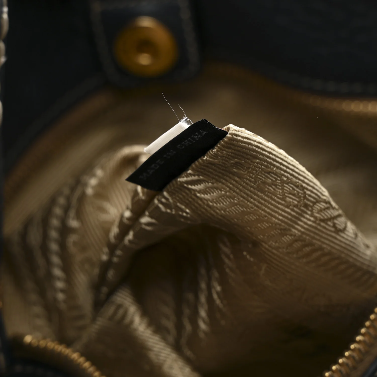 Vitello Daino Tote Bleuette - Image 7