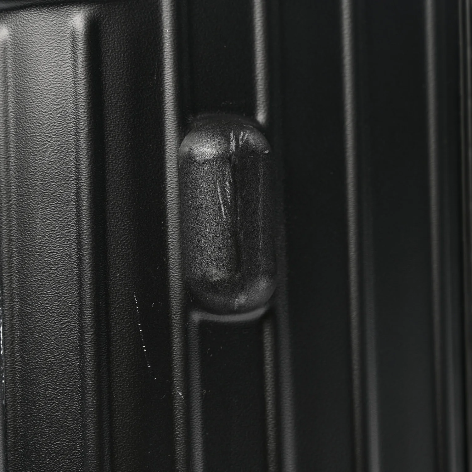 Matte Polycarbonate Essential Check-In L Black - Image 11
