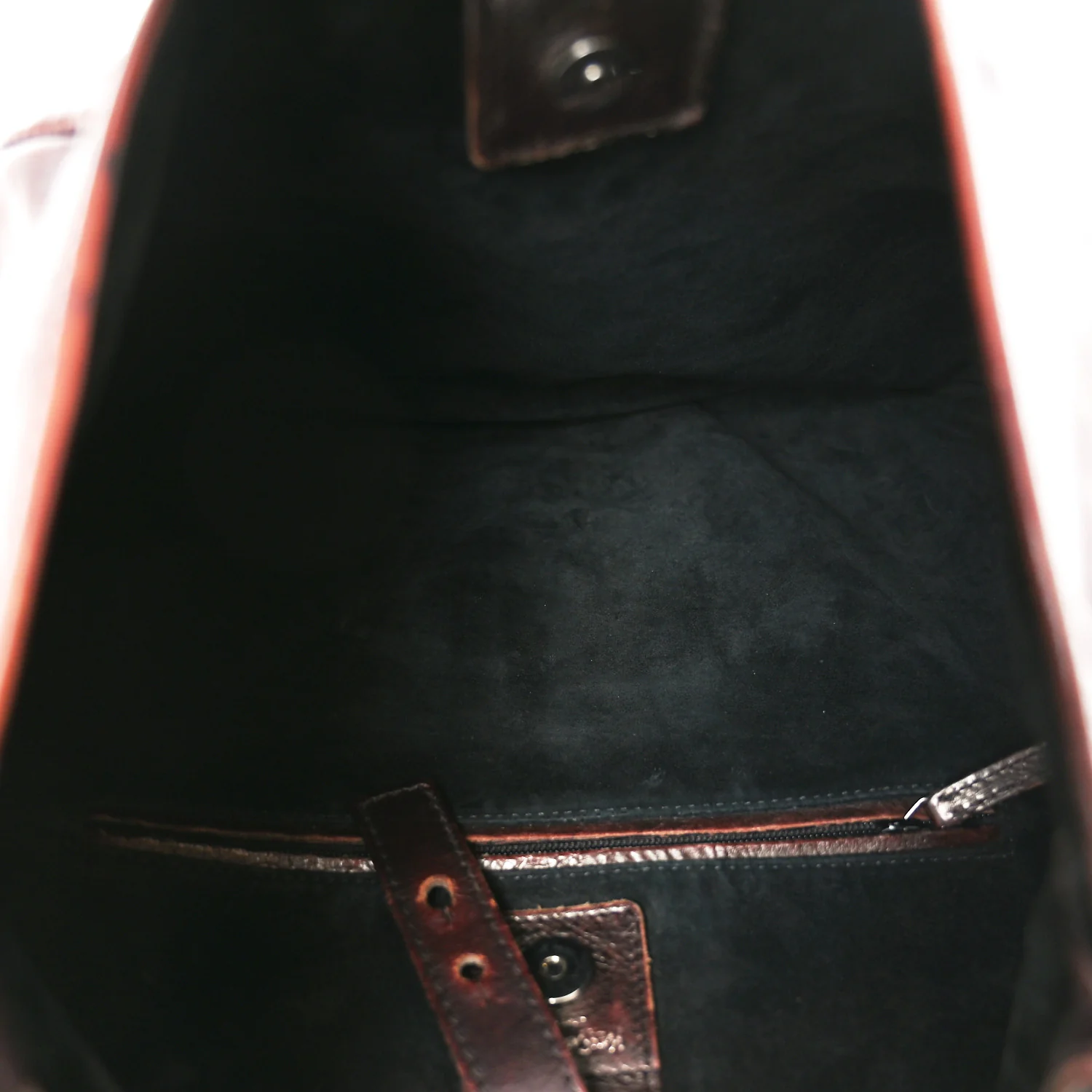 Buffalo Horn Shangri-La Mombasa Hobo Burgundy - Image 5