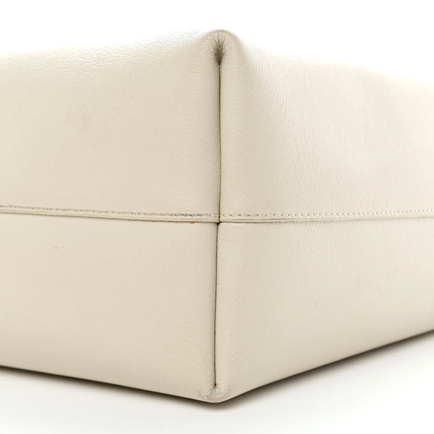 Calfskin Large Shopping Tote Porcellana - Image 11