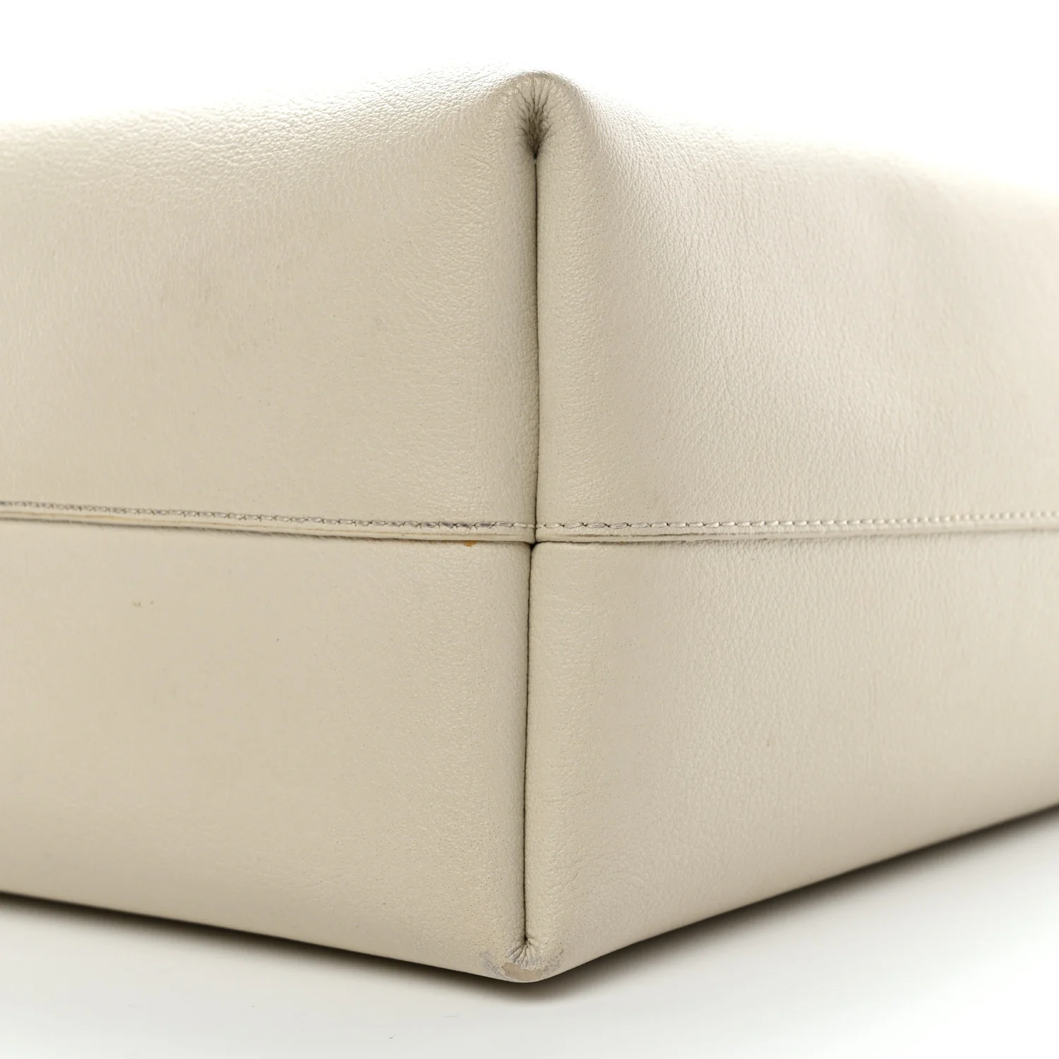 Calfskin Large Shopping Tote Porcellana - Image 17