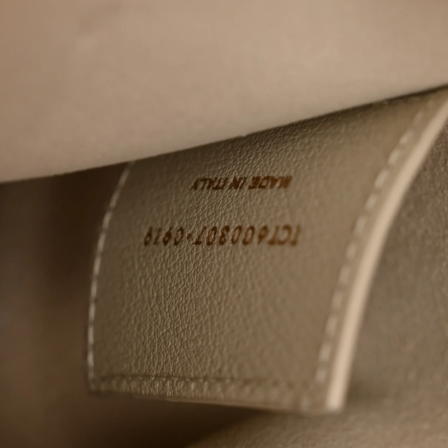Calfskin North South Shopping Tote Crema Soft - Image 7