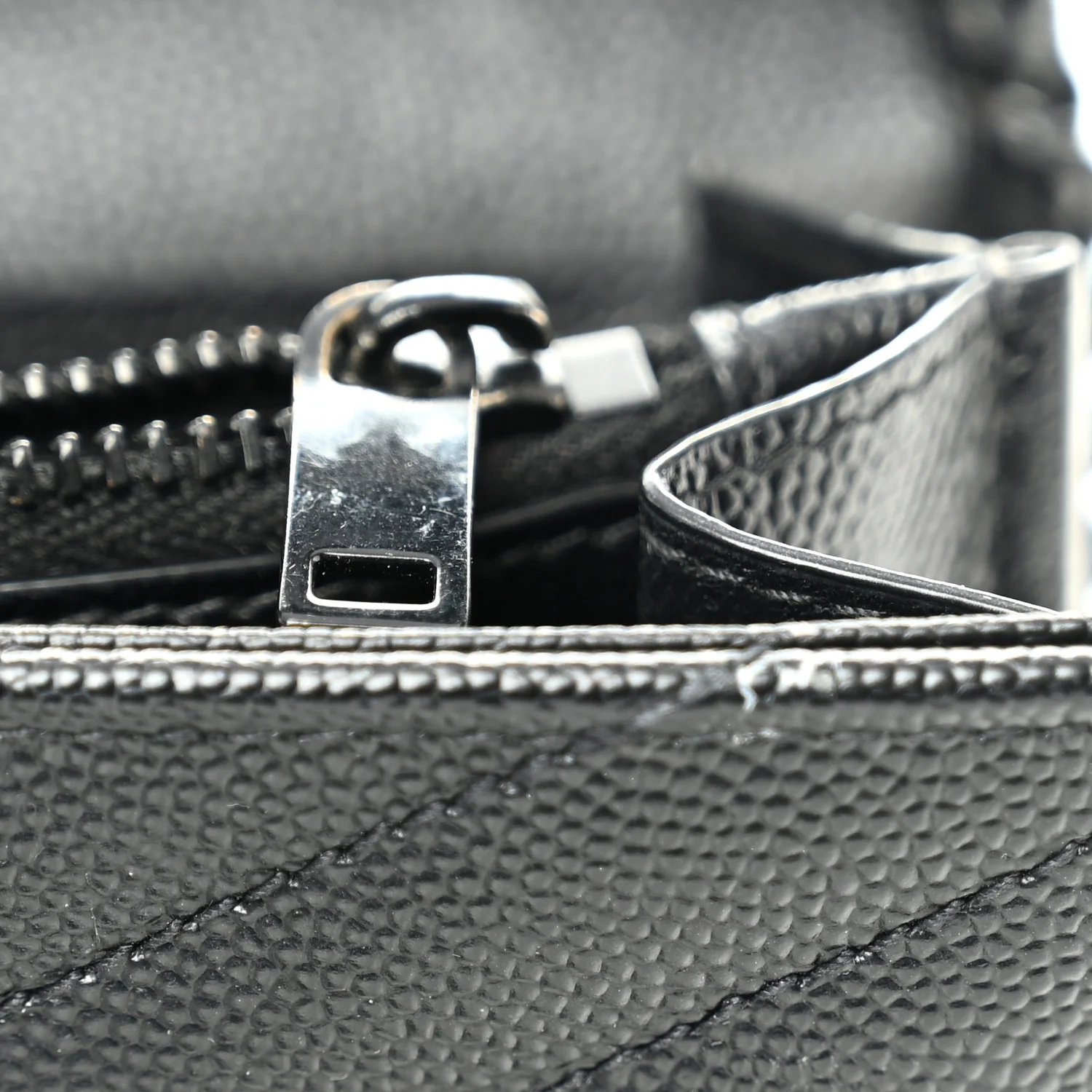 Grain De Poudre Matelasse Chevron Monogram Monochrome Chain Wallet Black - Image 10