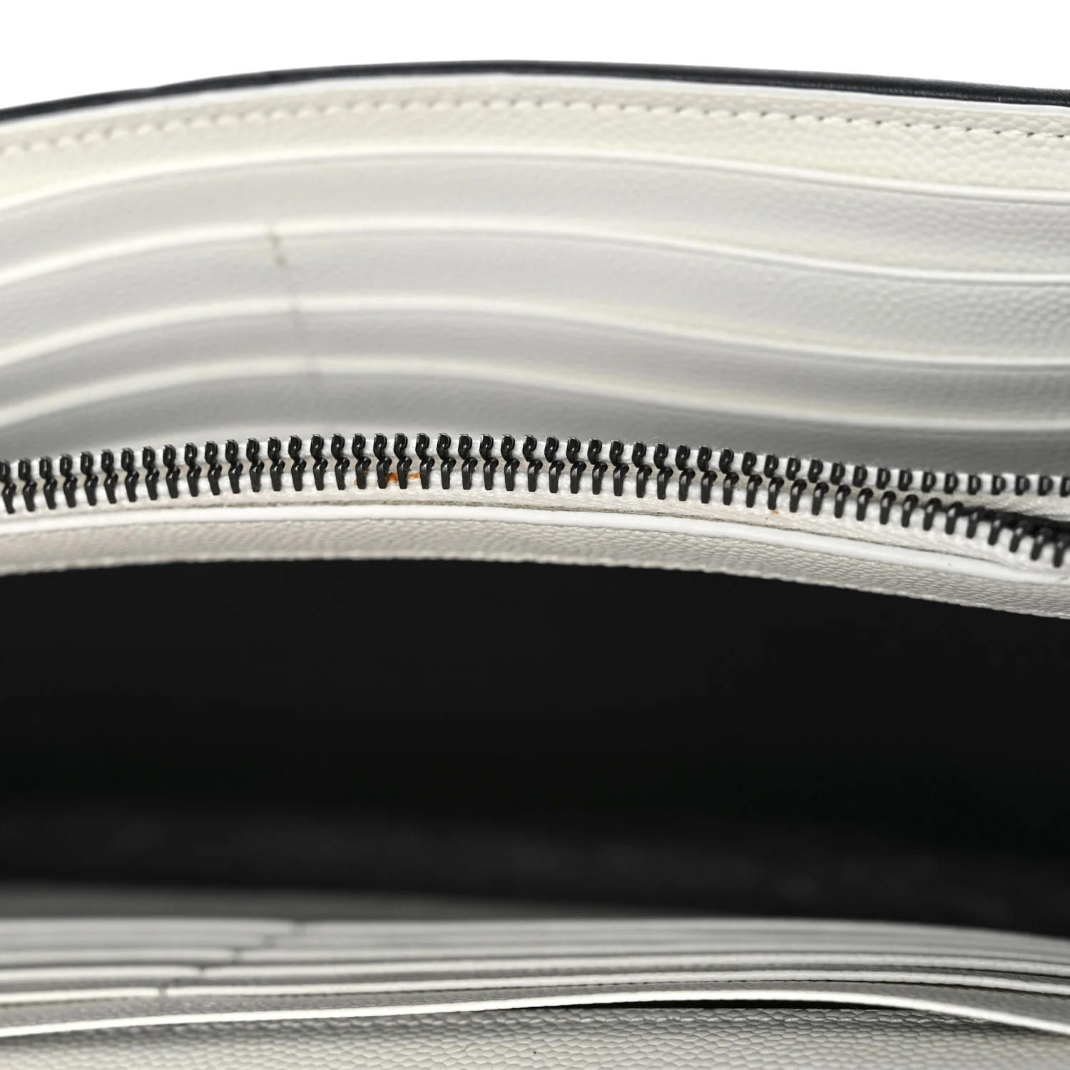 Grain De Poudre Matelasse Monogram Chain Wallet White Black - Image 11