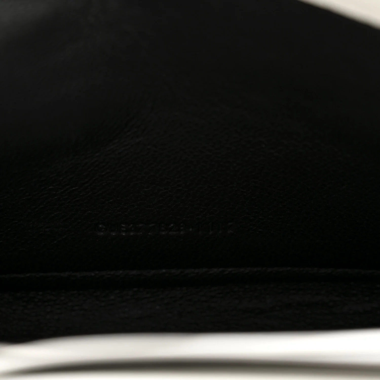 Grain De Poudre Matelasse Monogram Chain Wallet White Black - Image 7
