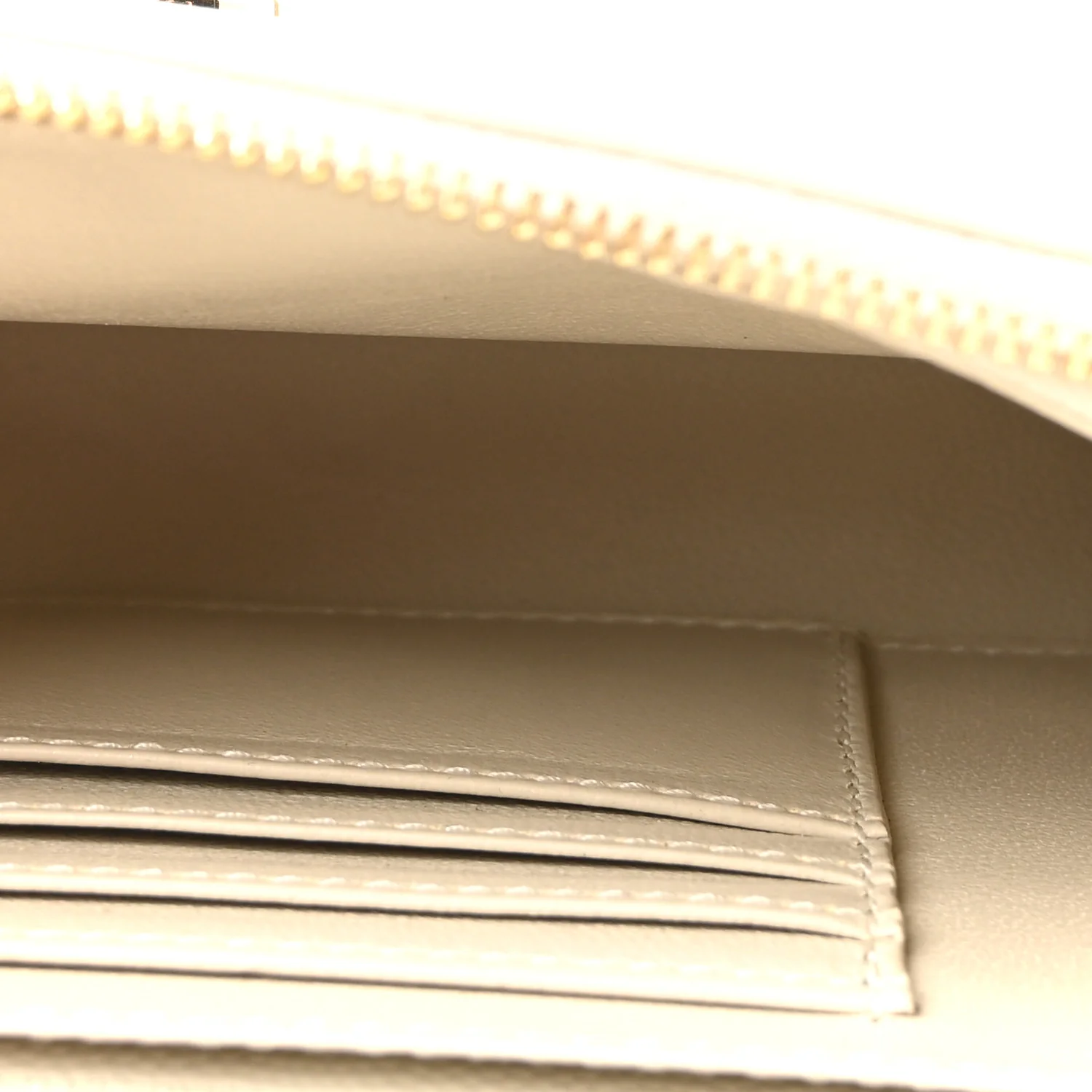 Grain De Poudre Monogram Kate Belt Bag Crema Soft - Image 9