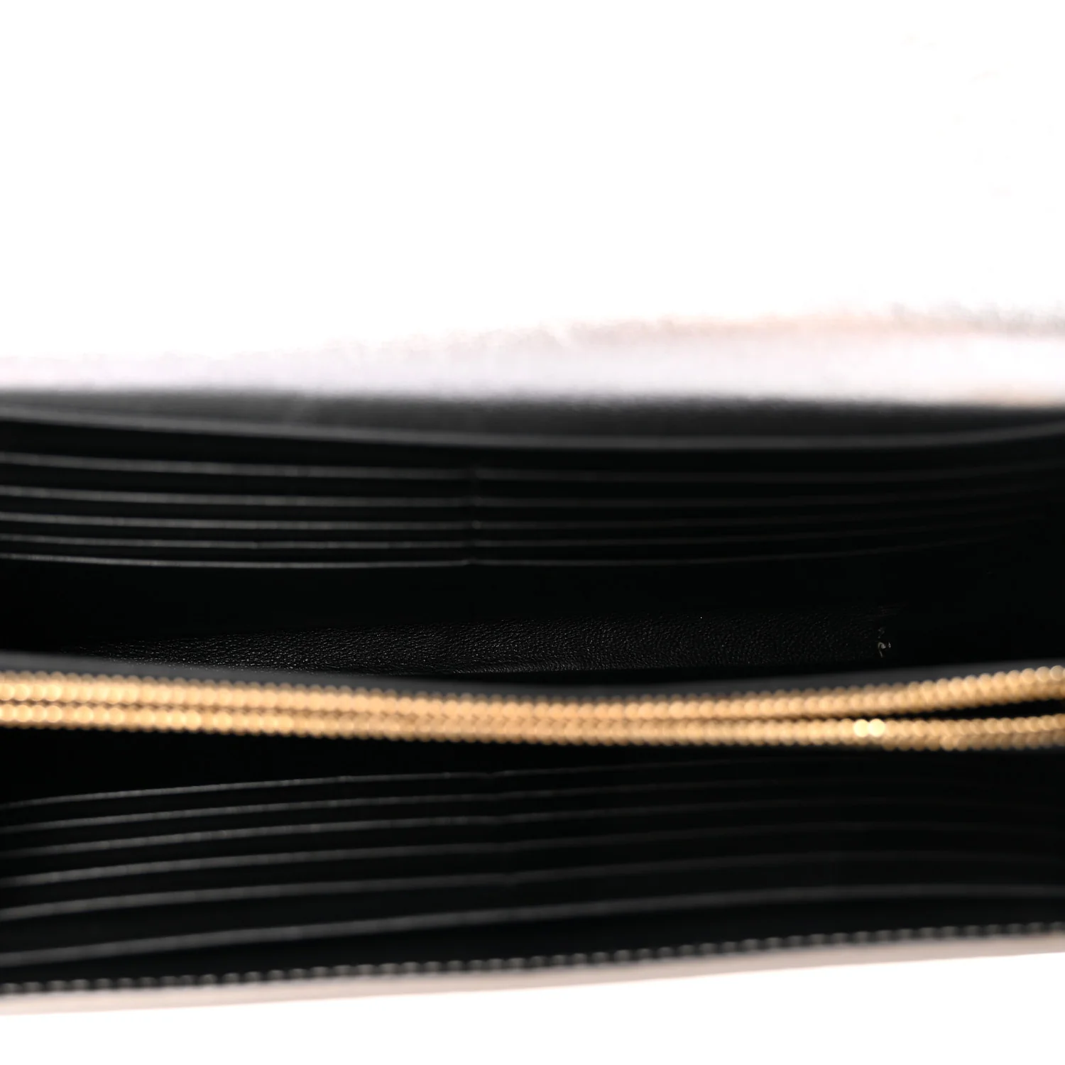 Metallic Grained Calfskin Classic Letters Chain Wallet Argento - Image 13