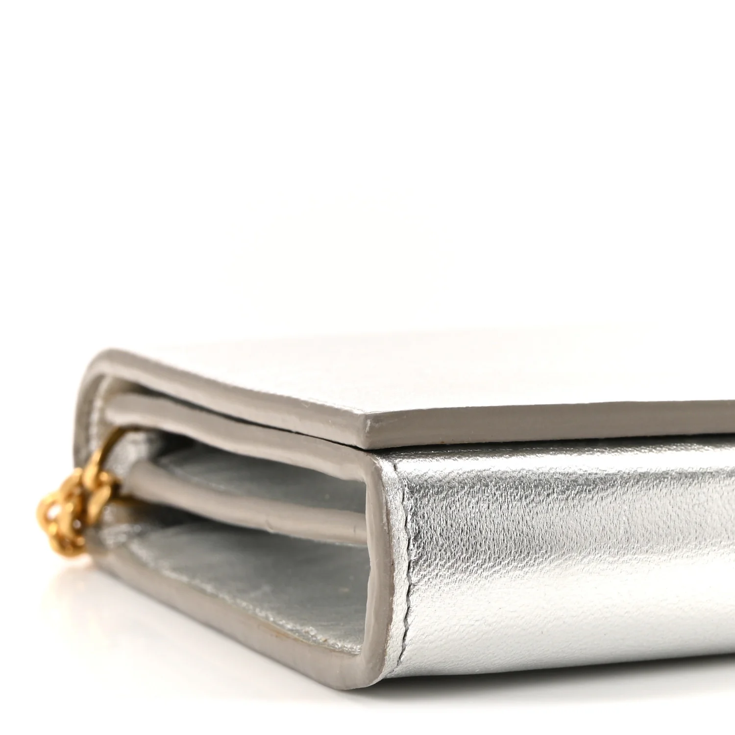 Metallic Grained Calfskin Classic Letters Chain Wallet Argento - Image 22
