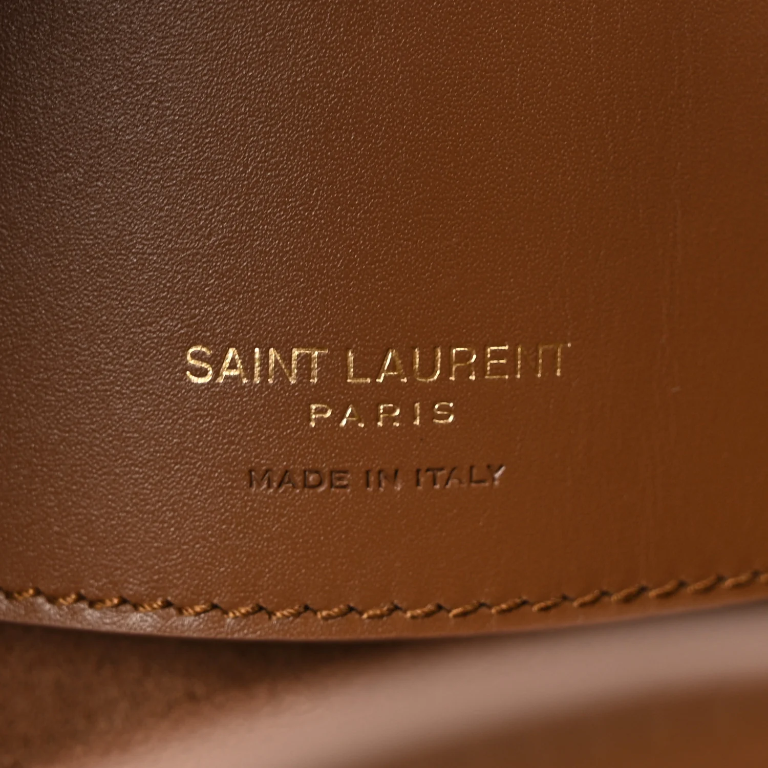 Shiny Calfskin Le 37 Bucket Bag Fox - Image 7