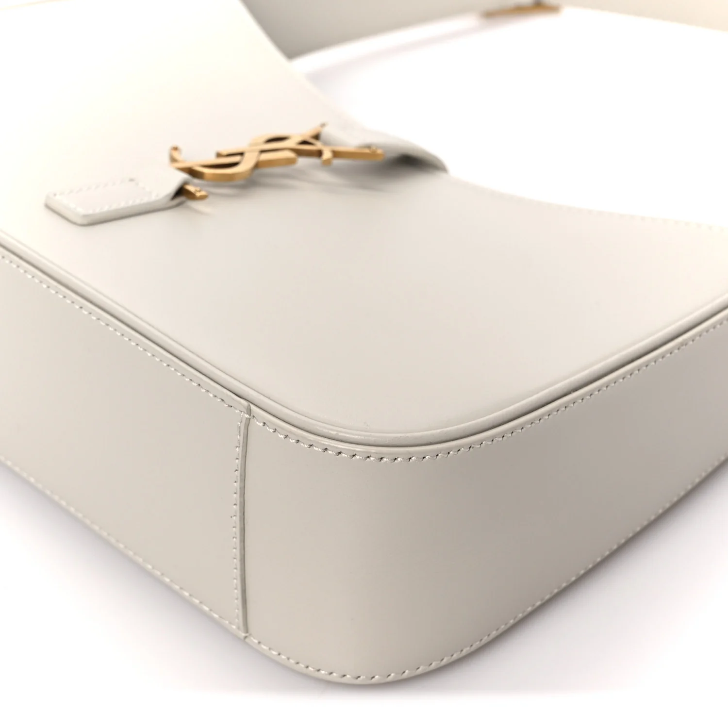 Smooth Calfskin Le 5 A 7 Hobo Crema Soft - Image 10
