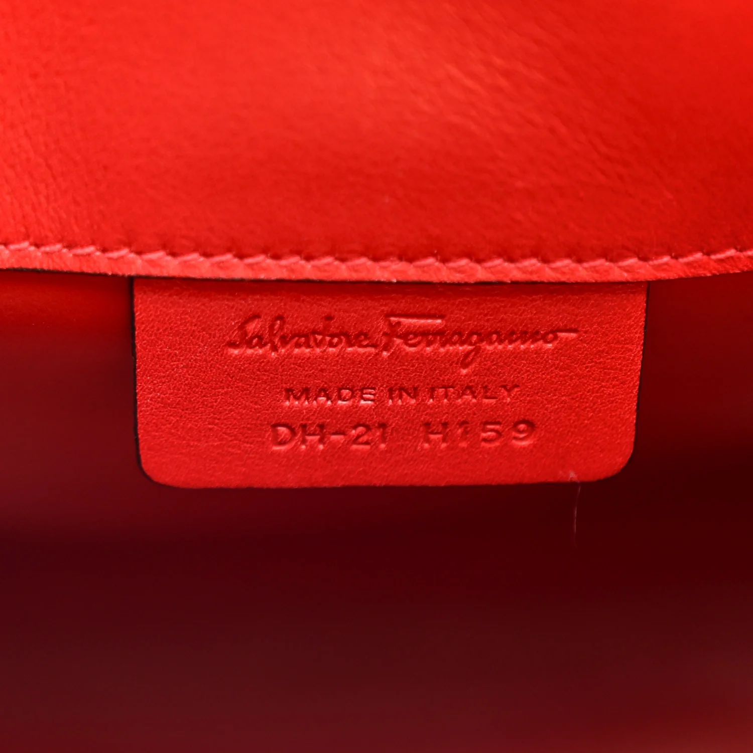 Calfskin Medium The Studio Bag Red - Image 6