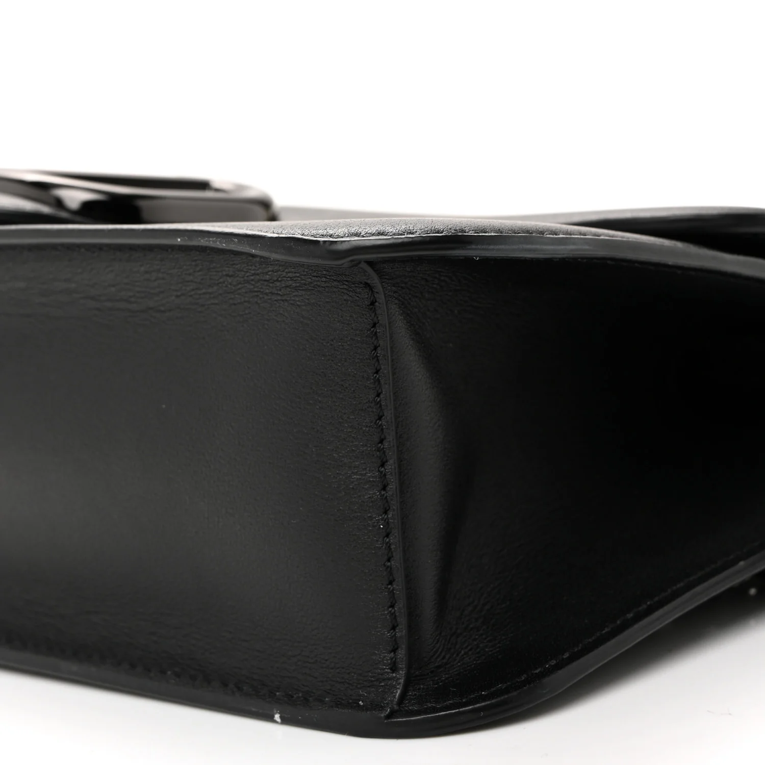 Calfskin Monochrome Vlogo Loco Shoulder Bag Black - Image 10