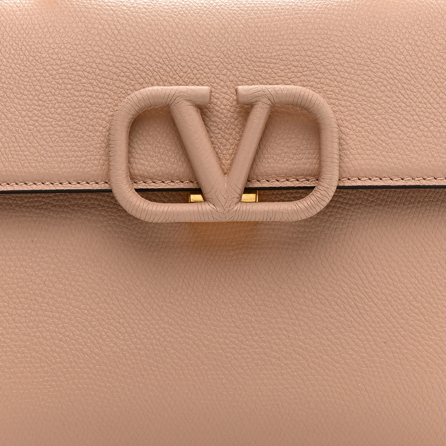 Grainy Calfskin Small VSling Top Handle Bag Poudre - Image 7
