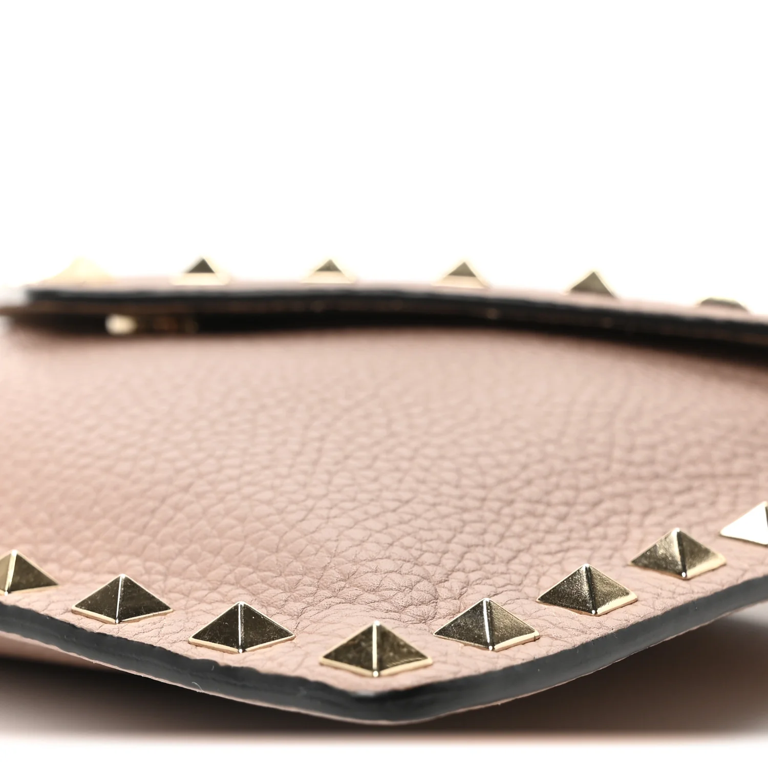 Pebbled Calfskin Medium Rockstud Envelope Flat Wristlet Pouch  Poudre - Image 9