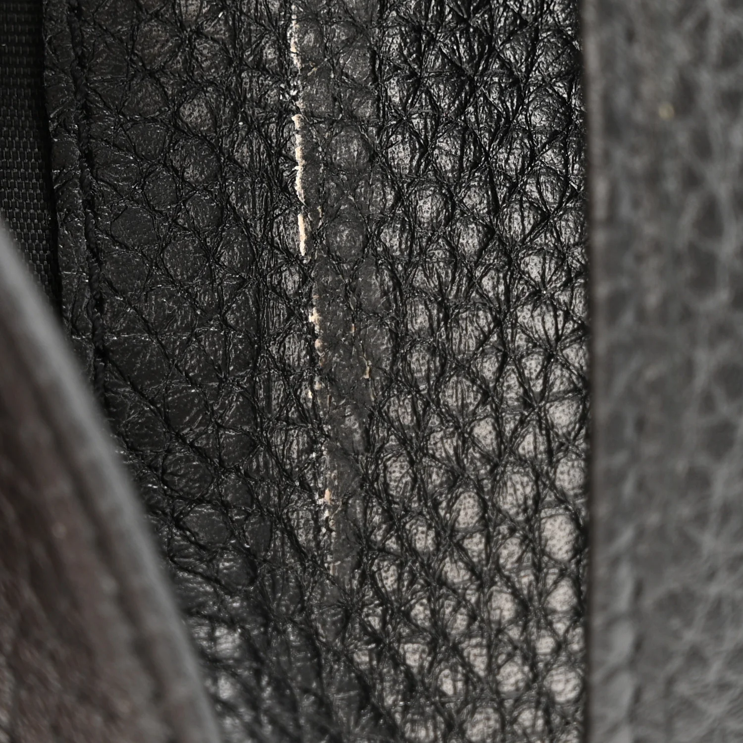 Pebbled Calfskin Rockstud Coin Case Card Holder Black - Image 13