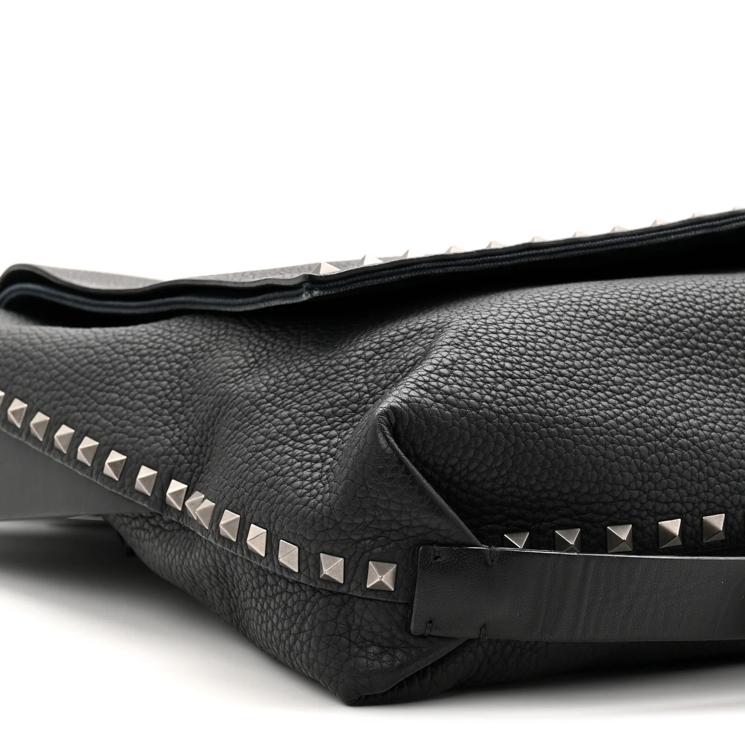Pebbled Calfskin Rockstud Messenger Black - Image 8
