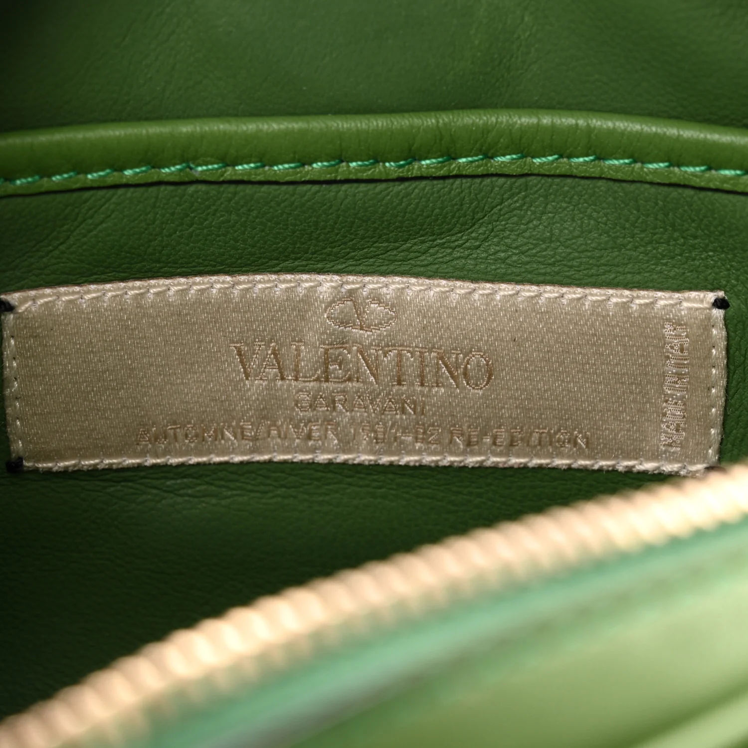 Vitello Small Logo Go Crossbody Bag Clover - Image 6